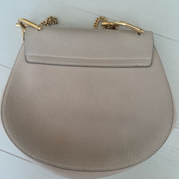 Chloe Beige Crossbody Bag with Gold Chain - Picture 3 of 8
